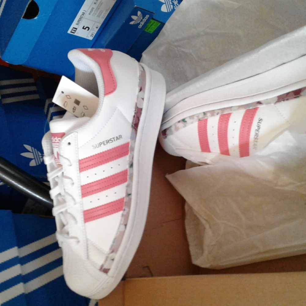 Girls Youth Superstar Adidas - Picture 3 of 6